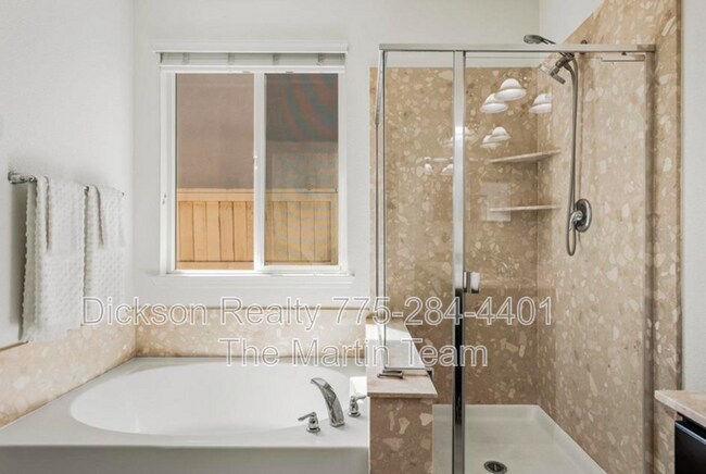 Building Photo - 10772 Ridgebrook Dr