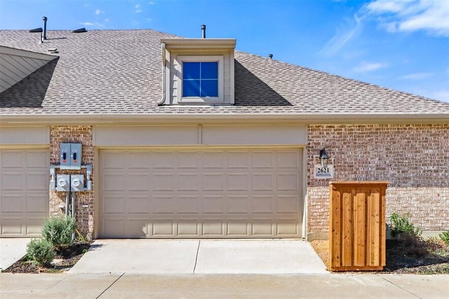 Building Photo - 2621 Chablis Dr