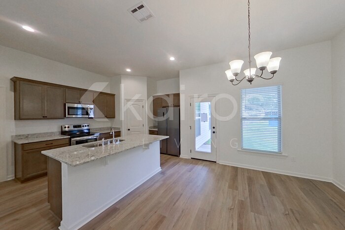 Building Photo - 105 Salvat Dr