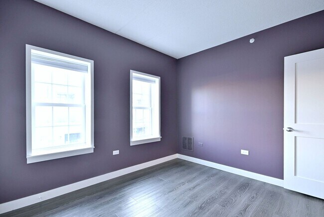 Building Photo - 210 N Addison Ave