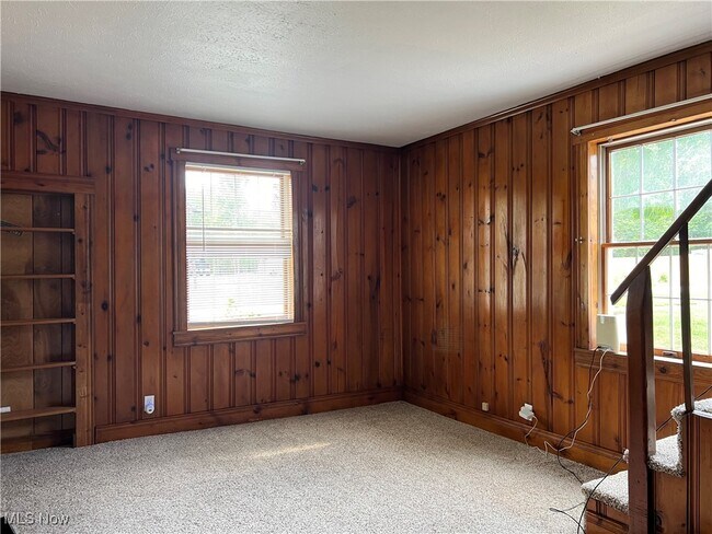 Building Photo - 9281 Pioneer Rd