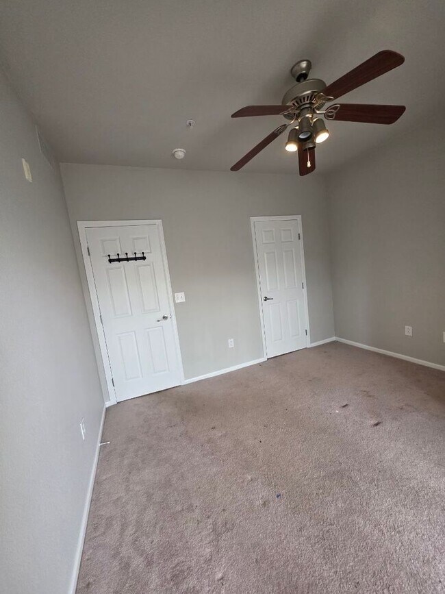 Building Photo - Beautiful, 2 bed/2 bath Condo at Blue Sky at Vista Ridge