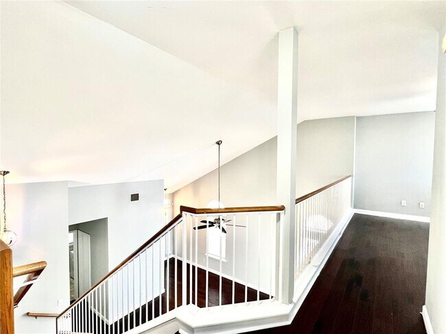 Building Photo - 10516 Dunham Forest Rd