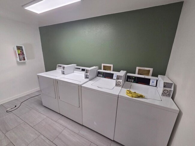 Building Photo - 2140 California St