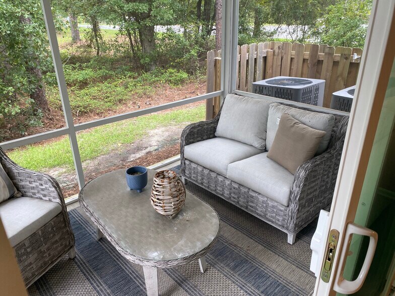 Patio - 304 Lusterleaf Ln