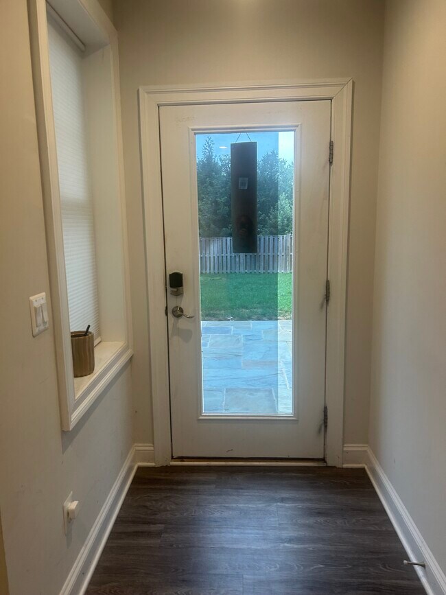 Building Photo - 9683 Parkland Meadow Lane