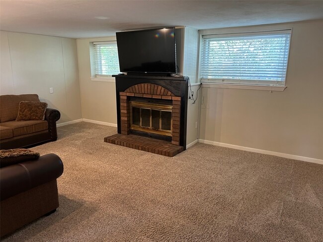 Building Photo - 436 Lindy Blvd