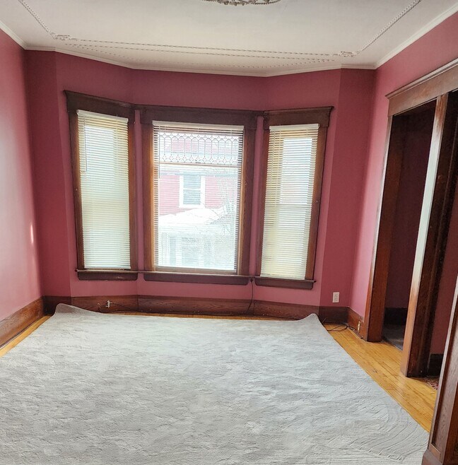 Building Photo - 107 Melrose Ave