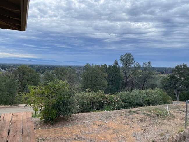 Building Photo - This Anderson Home is a Must See! Amazing Views of Lassen!