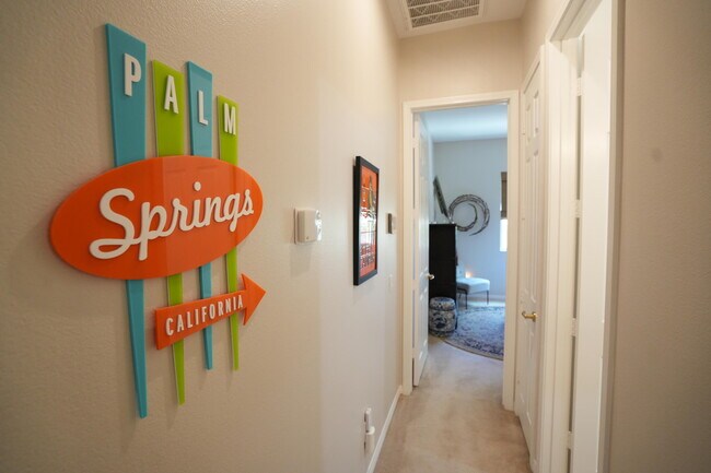 Building Photo - 6 Loch Ness Lake Ct