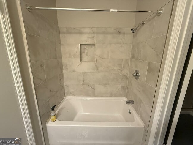 Building Photo - 7 W Park Ct