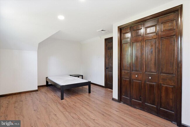 Building Photo - 612 Bustleton Pike
