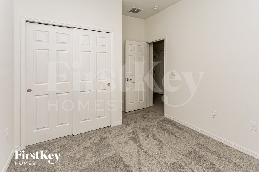 Building Photo - 348 Corbel Ln