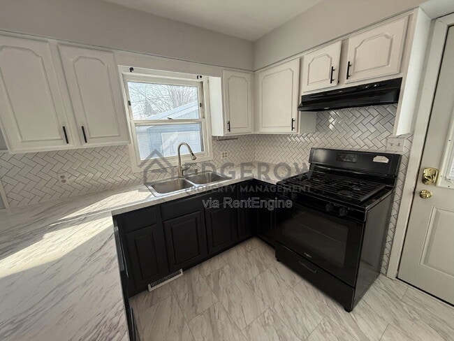 Building Photo - 2714 Colton Dr SE