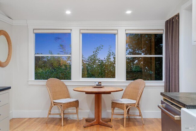 Building Photo - 40 Laurel Ave