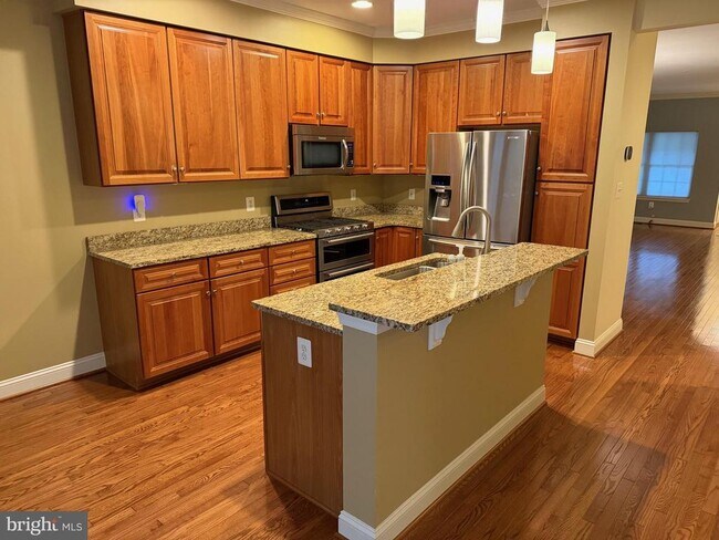 Building Photo - 615 Strandhill Ct