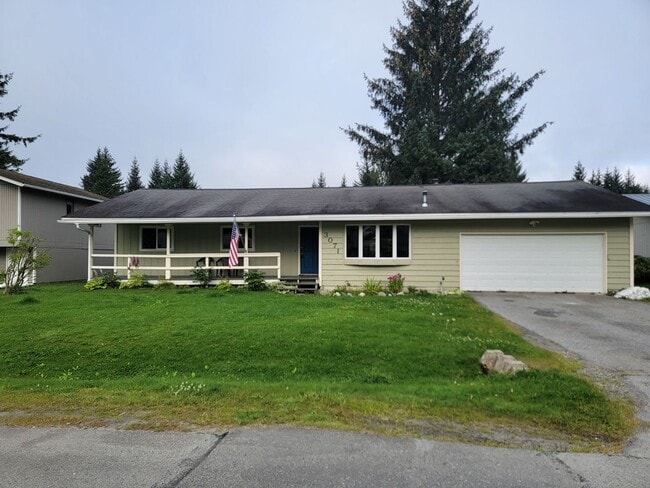 Building Photo - Pet-Friendly Rental with Fenced Yard & Bon...