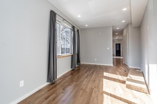 Building Photo - 2045 N College Ave