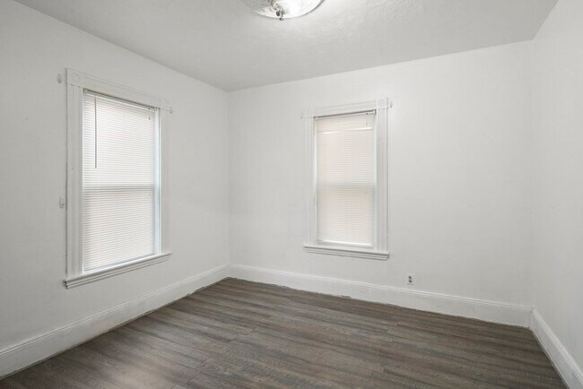 Building Photo - 51 Calumet St