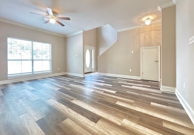 Building Photo - Spacious New Orleans-Style 3BR/2.5BA Townh...