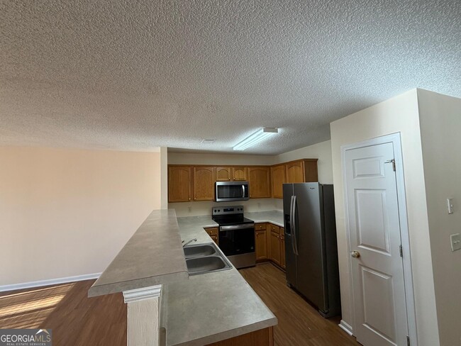 Building Photo - 6296 Hickory Ln Cir