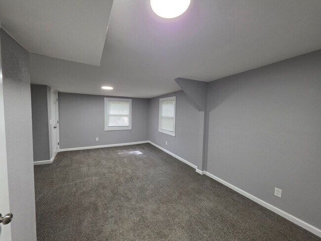 Building Photo - Single-Level 3 Bedroom, 2 Bath Home in Kansas City