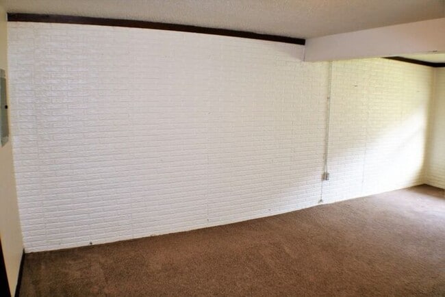 Building Photo - $1,300 | 2 Bedroom, 2.5 Bathroom House | Pet Friendly* | Available for July 1st, 2026 Move In!