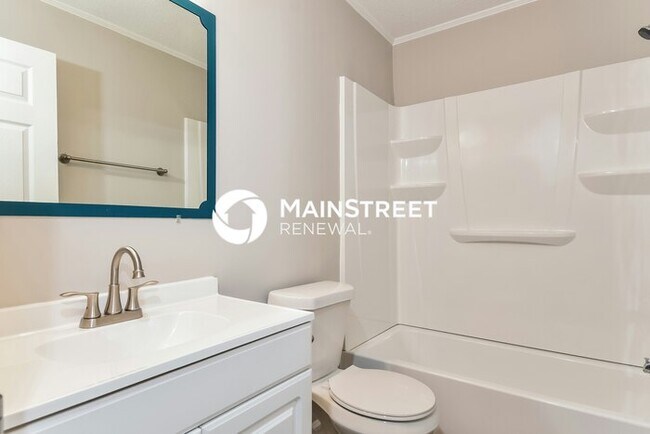 Building Photo - 3 Bedroom Pet-Friendly Home in GREENSBORO,...