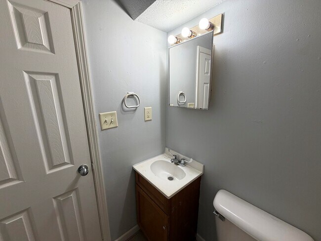 Building Photo - 20-B Elizabeth-