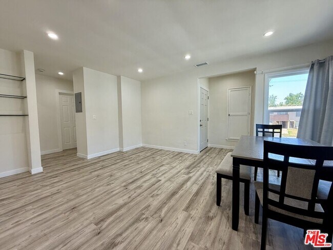 Building Photo - 5248 Whitsett Ave