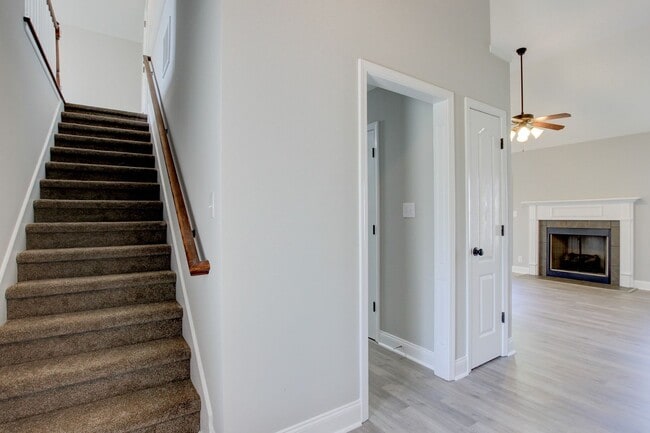 Building Photo - Bonus room is HUGE.  WOW