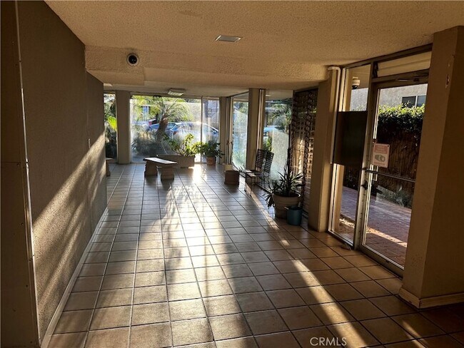 Building Photo - 280 Molino Ave