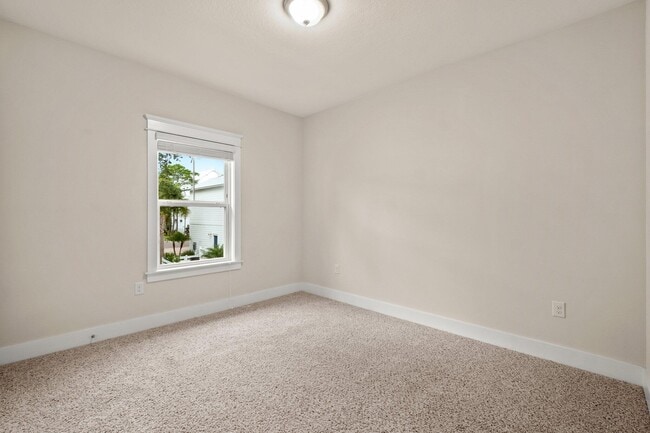 Building Photo - 99 Grande Pointe Cir