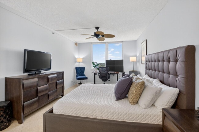Building Photo - 3215 S Ocean Blvd