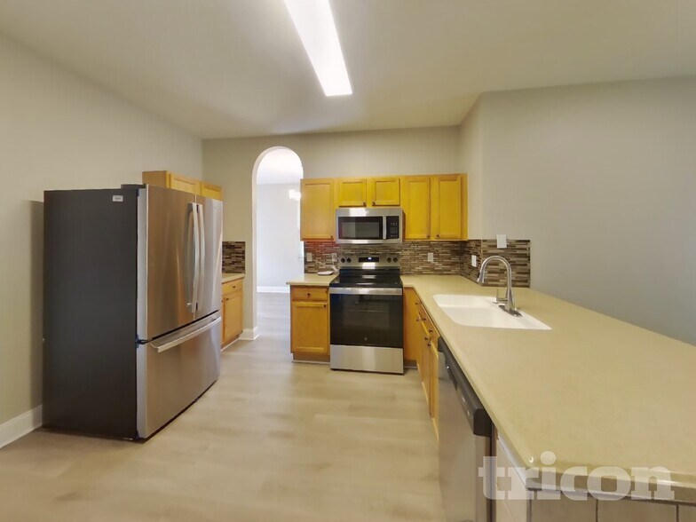 Building Photo - 715 Grand Canyon Dr