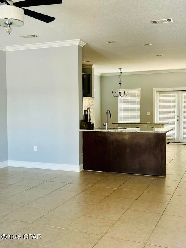 Building Photo - 335 Madison Circle