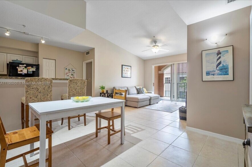 Building Photo - 6851 SW 44th St