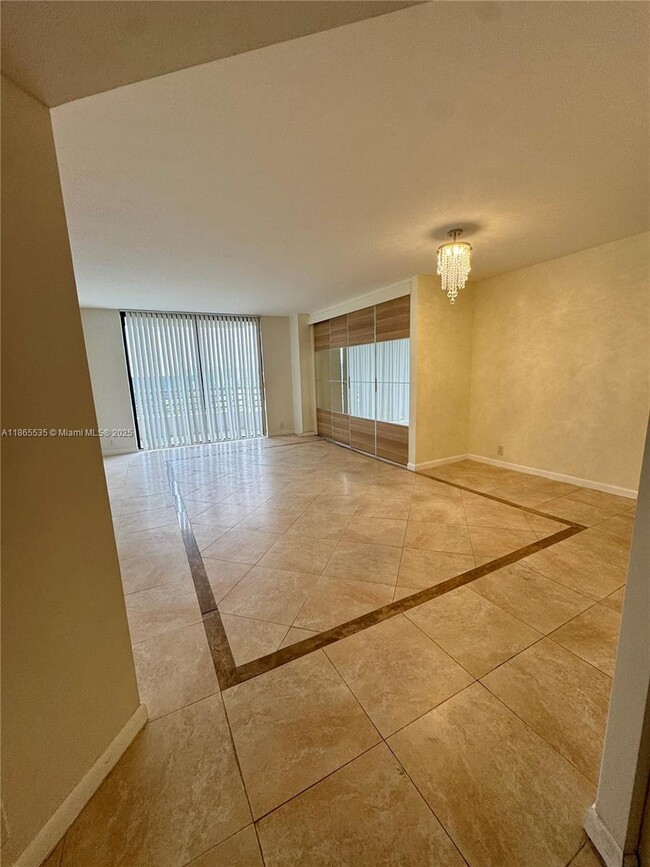 Building Photo - $3,100MONTHLY;3300 NE 191ST STREET #1106 A...