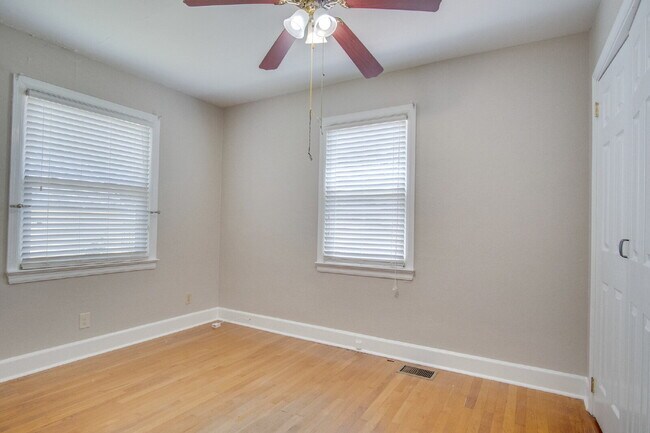 Building Photo - East Pensacola 4BR Home with Loft, Sunroom, Hardwood Floors & Updated Kitchen