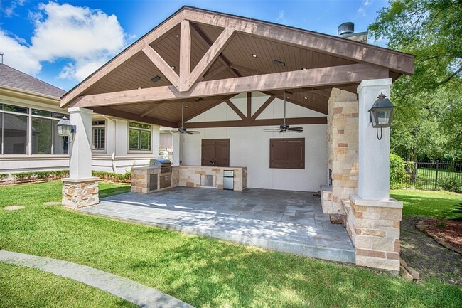 Building Photo - 611 Park Ln