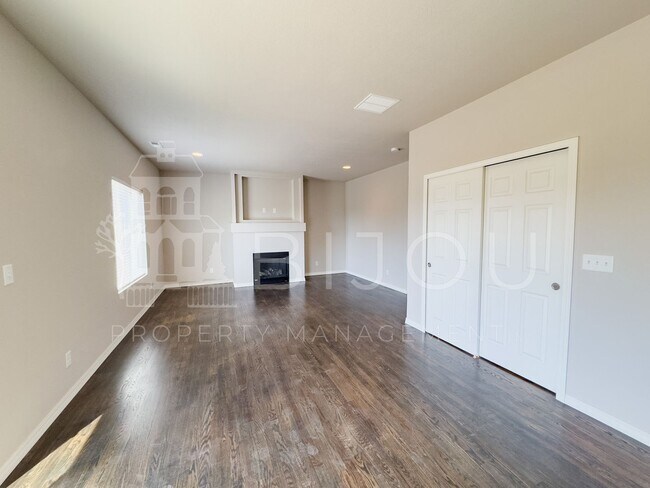 Building Photo - 3760 Scott Ln