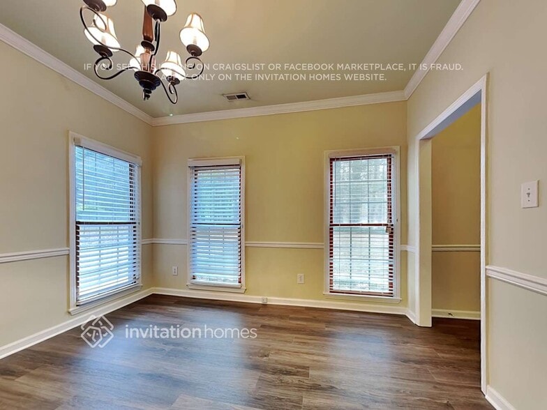 Building Photo - 10621 Northwoods Forest Dr