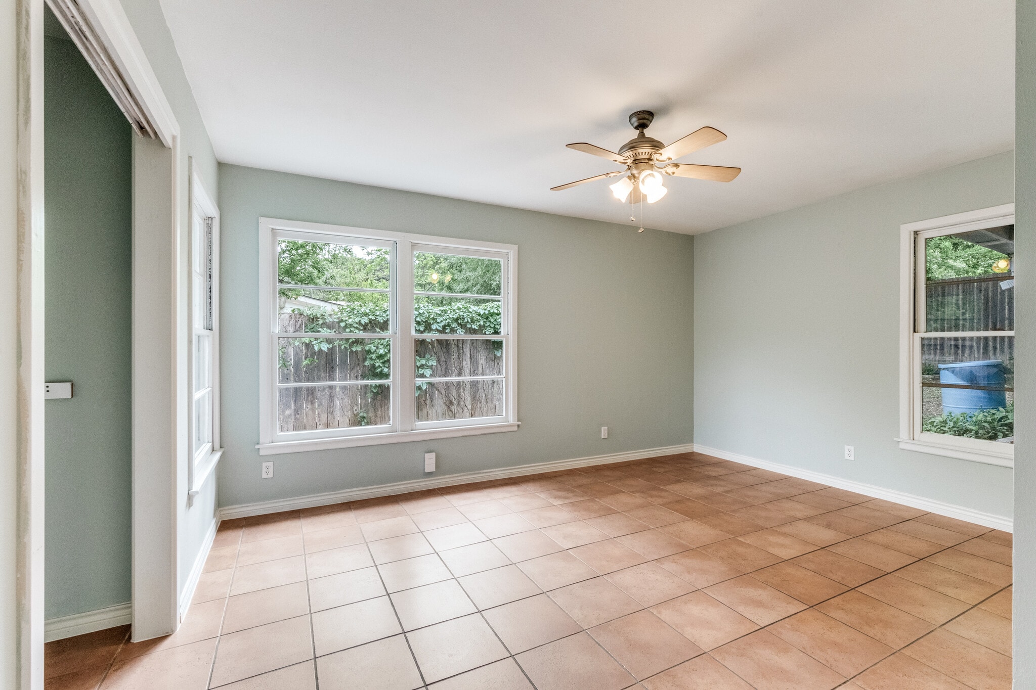 Building Photo - 11504 Oakwood Dr