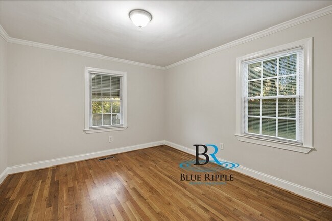 Building Photo - 1575 Walker St SE