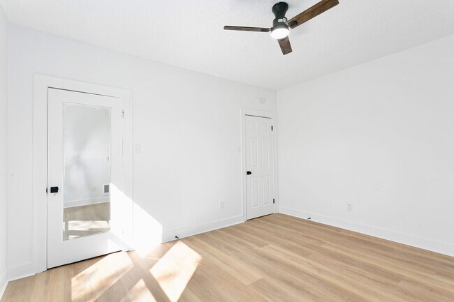Building Photo - Beautiful 3 bd home close to the hospital