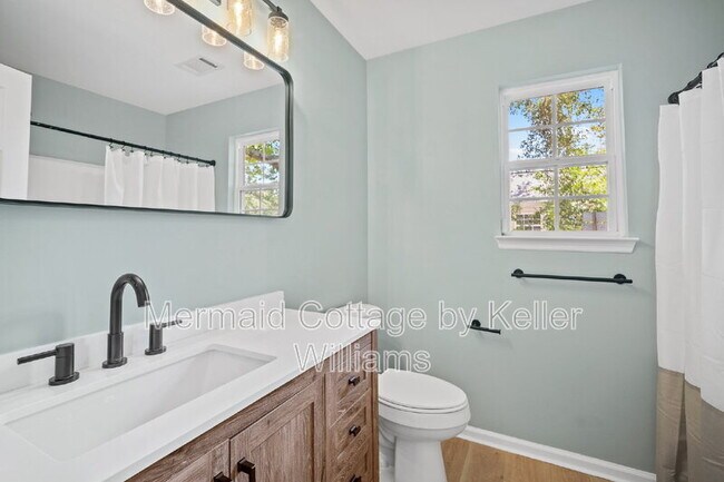 Building Photo - 7 Grandiflora Ln