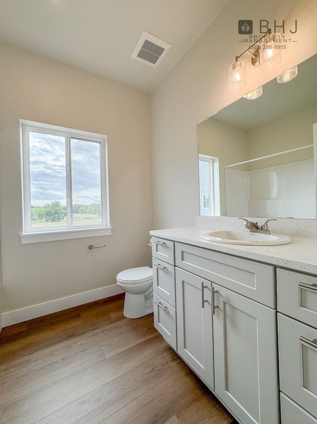 Building Photo - BRAND NEW! 2 BED/ 2BATH Dog Friendly Twin ...