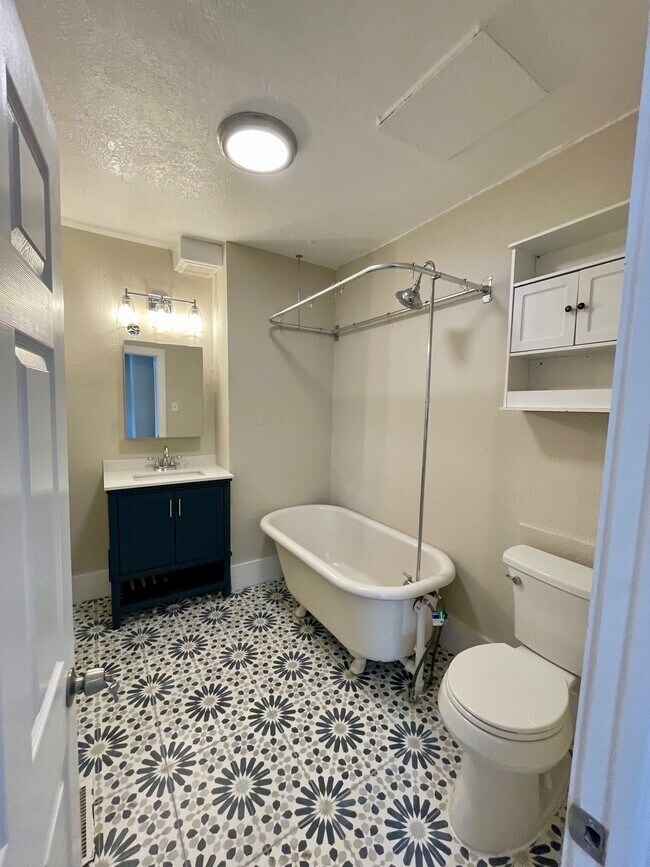 Building Photo - 5007 W 43rd Ave