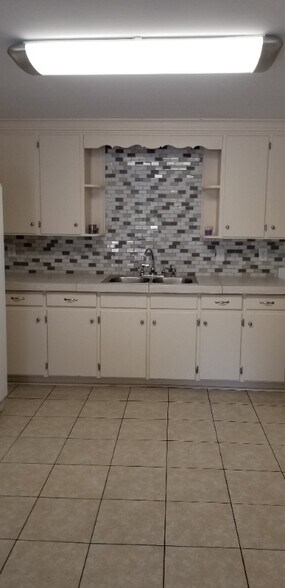 Building Photo - 301 Culbreth Ave