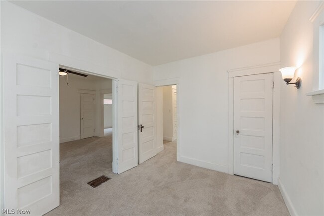 Building Photo - 1519 Ridgewood Ave